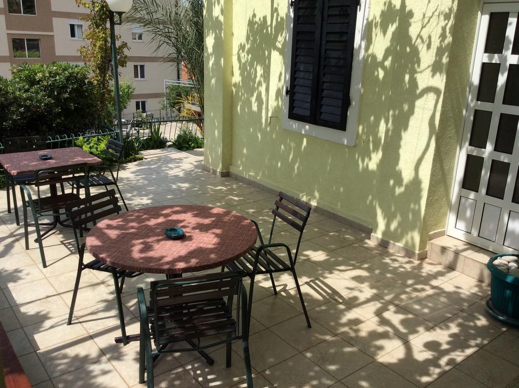 Apartments Simo Petrovac Bagian luar foto