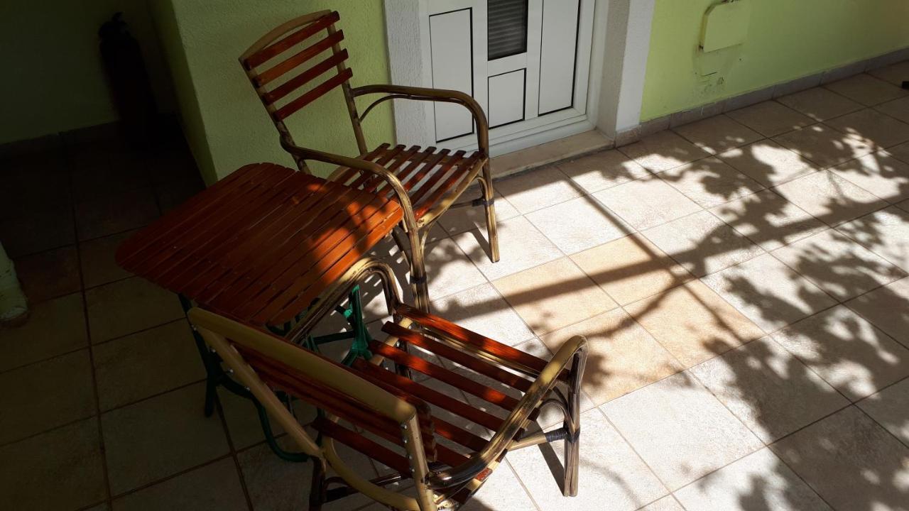 Apartments Simo Petrovac Bagian luar foto